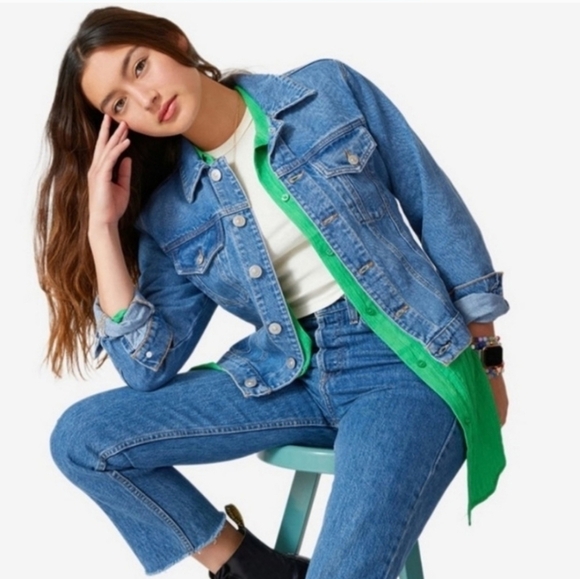 NWOT Hudson Women’s Classic Medium Wash Denim Jean Jacket Size L/XL - Picture 2 of 15